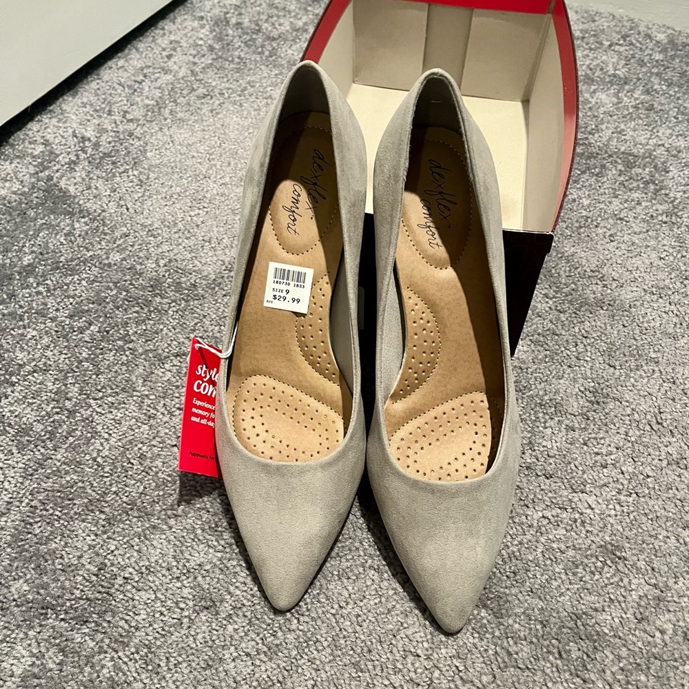 DexFlex Comfort 3in Kitten Heel Pump Grey Suede size 9 New In Box